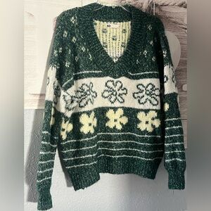 SO Women's V-Neck Sweater in Green and Cream - Sz S
